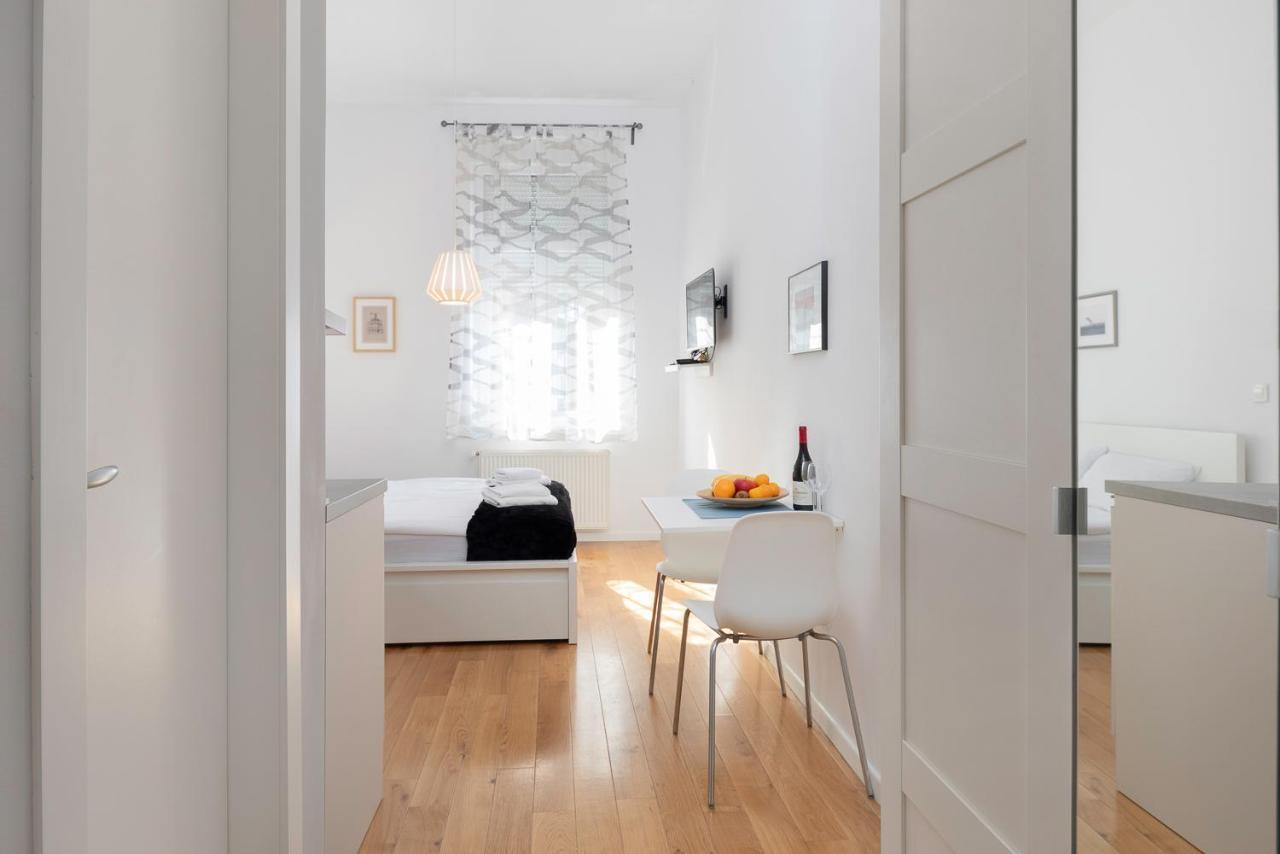Modern Studio Near Park Zrinjevac And Main Square Zagreb Bagian luar foto