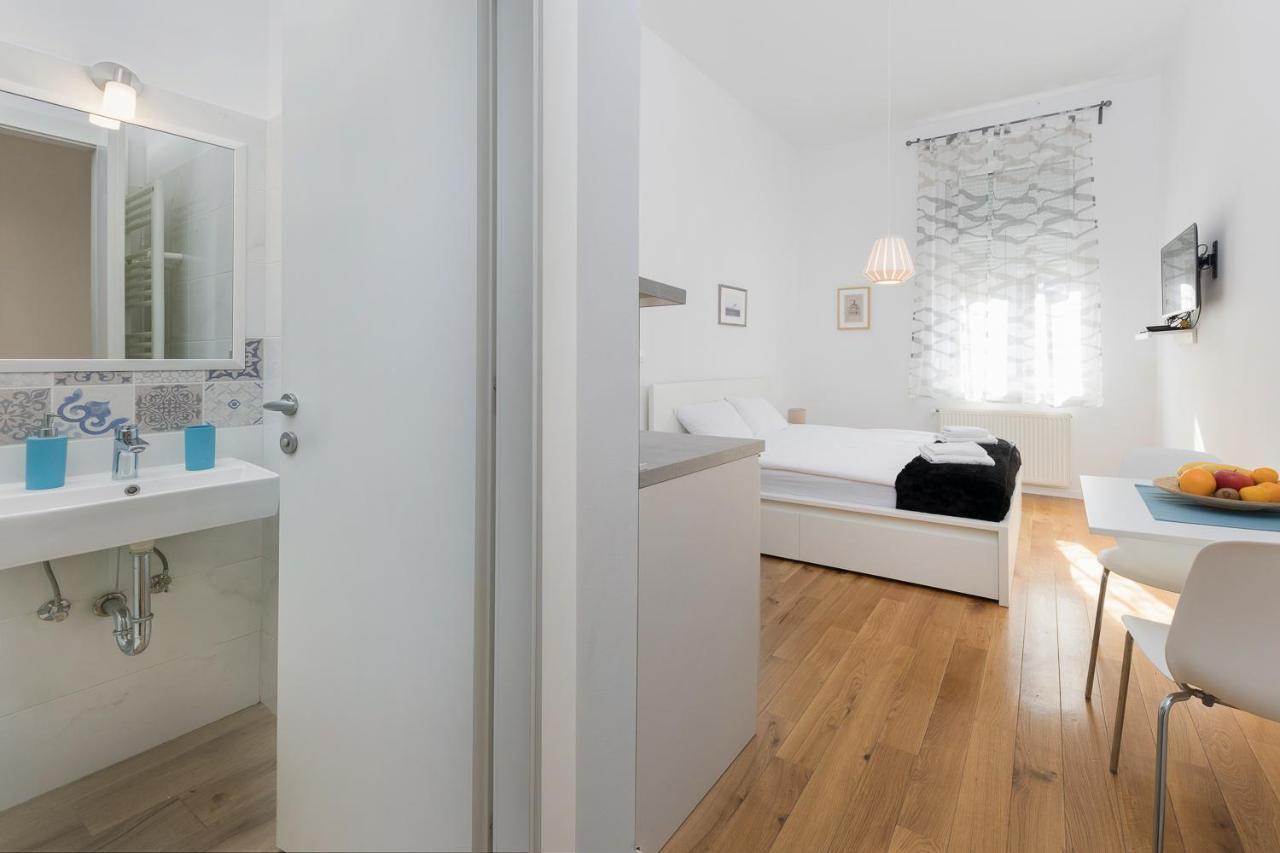 Modern Studio Near Park Zrinjevac And Main Square Zagreb Bagian luar foto